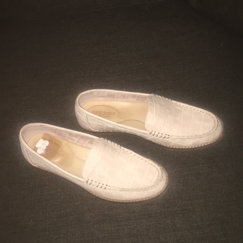 Dusty rose Sperry Topsider’s